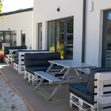 In Mit Eigener Terrasse Nyaraló